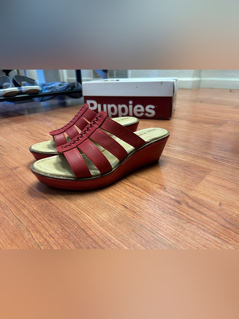 hush puppies women’s ROUX slide wedge red sandals  Sz 7.5 Medium